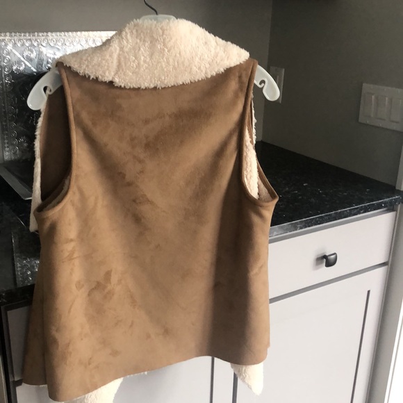 Vest • Faux Suede • NEW - Picture 2 of 4